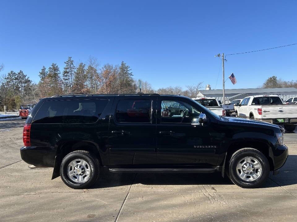 2013 Chevrolet Suburban Image 4