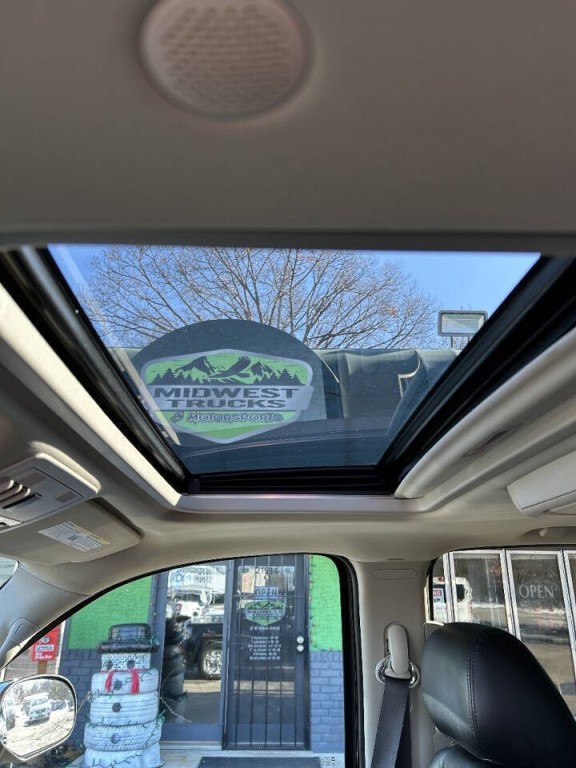 2013 Chevrolet Suburban Image 11