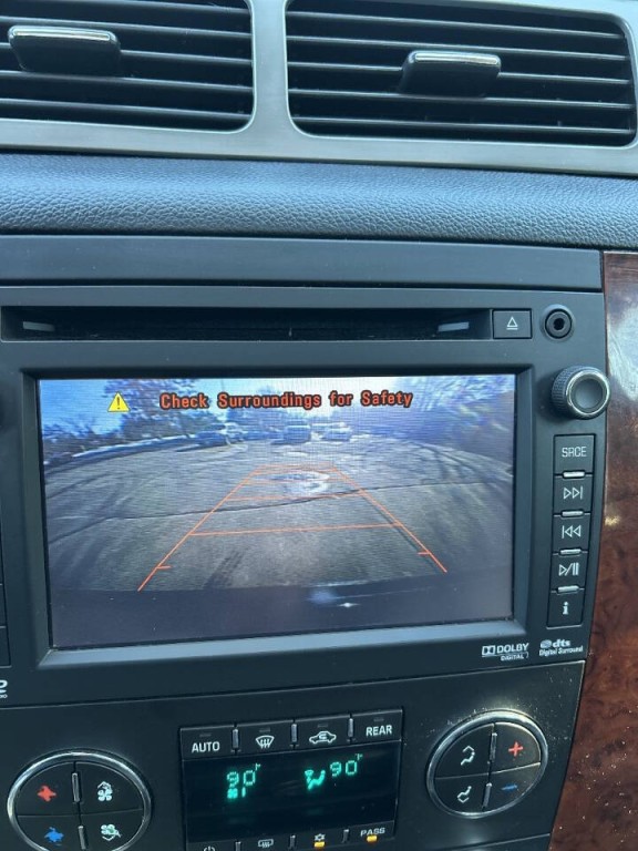 2013 Chevrolet Suburban Image 14