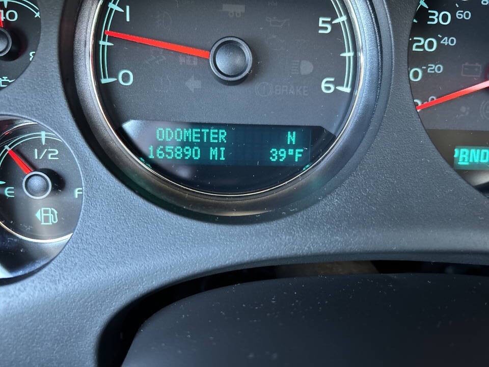 2013 Chevrolet Suburban Image 15