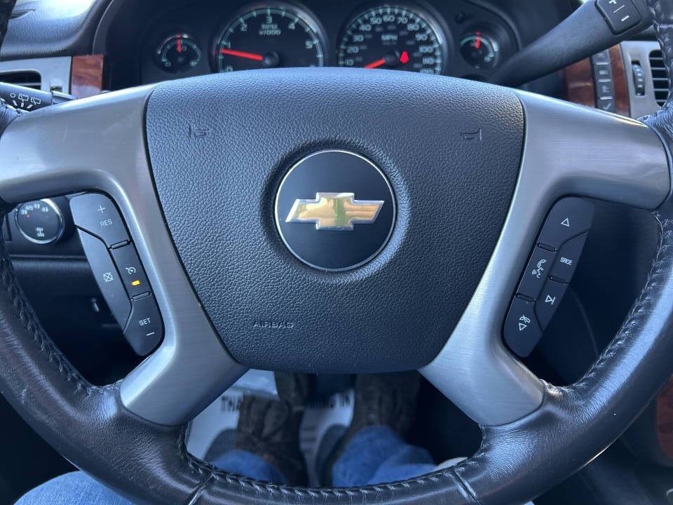 2013 Chevrolet Suburban Image 16