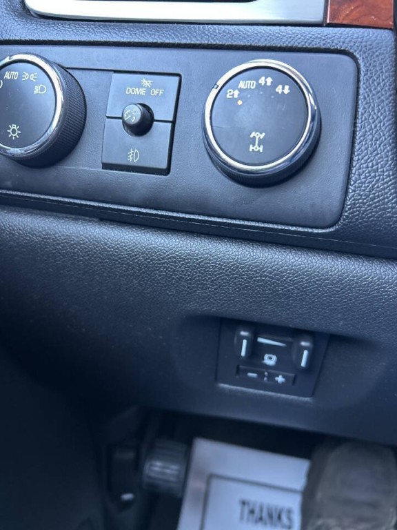 2013 Chevrolet Suburban Image 17