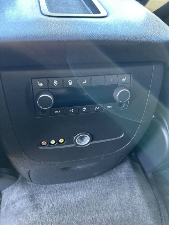 2013 Chevrolet Suburban Image 22