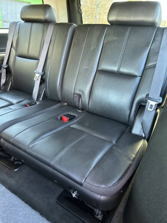 2013 Chevrolet Suburban Image 23