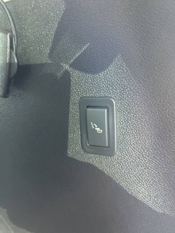 2013 Chevrolet Suburban Image 25