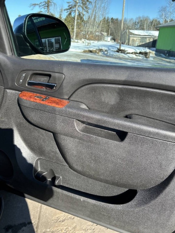 2013 Chevrolet Suburban Image 30