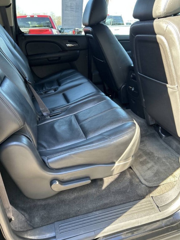 2013 Chevrolet Suburban Image 31