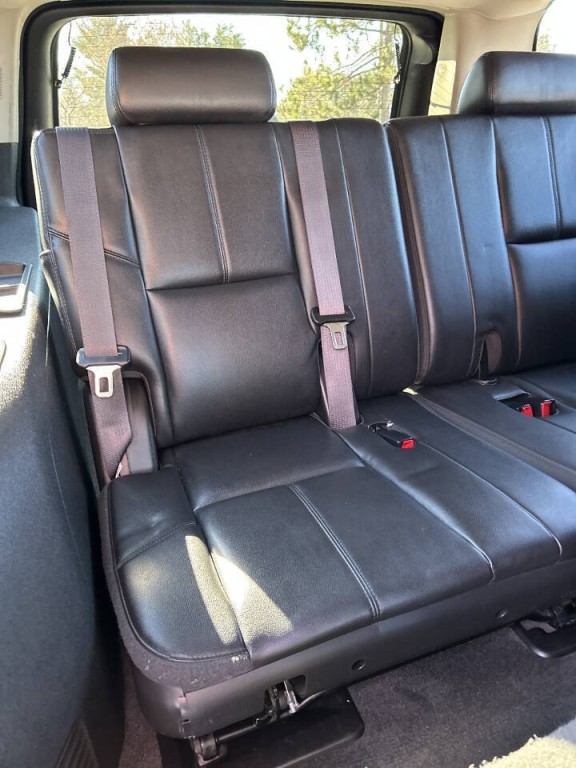 2013 Chevrolet Suburban Image 32