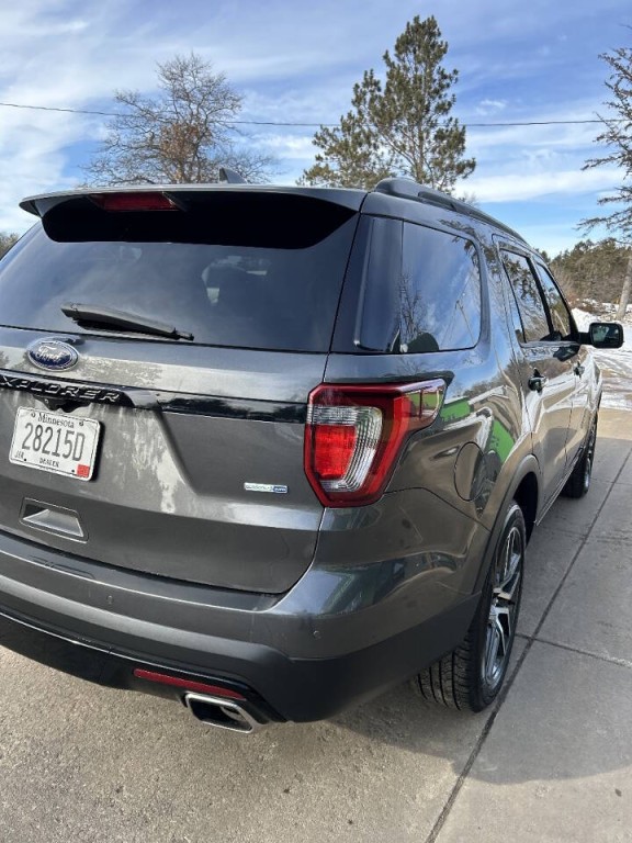 2016 Ford Explorer Image 6