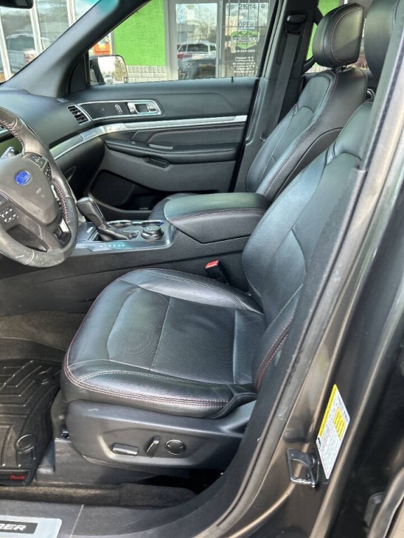 2016 Ford Explorer Image 9