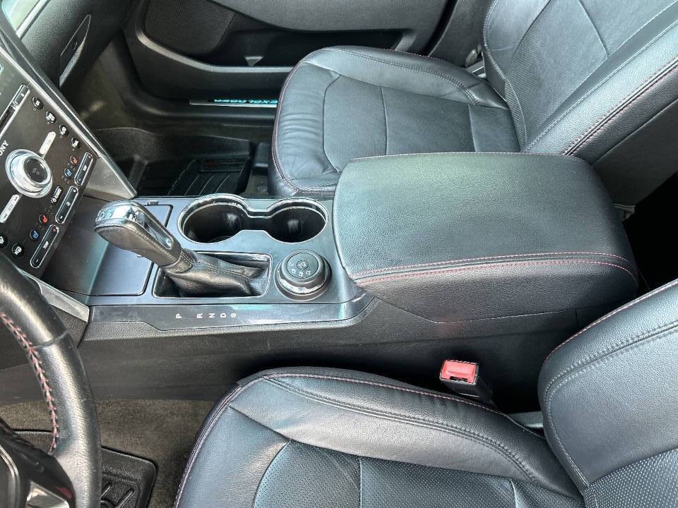 2016 Ford Explorer Image 12