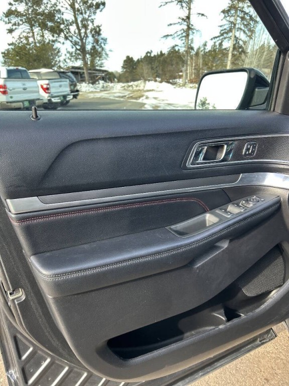 2016 Ford Explorer Image 18
