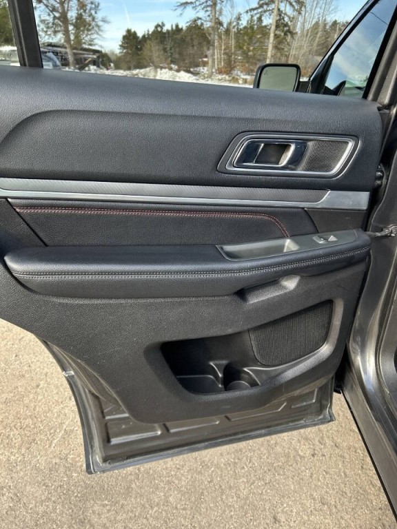 2016 Ford Explorer Image 23