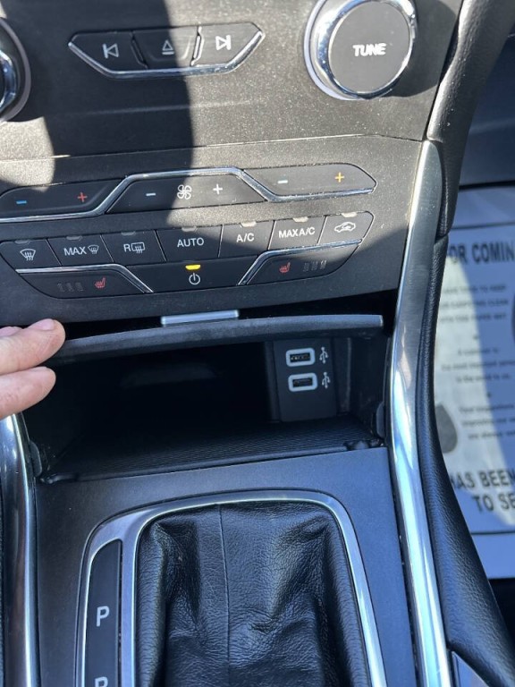 2017 Ford Edge Image 13