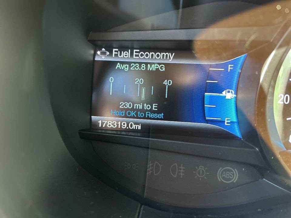 2017 Ford Edge Image 17