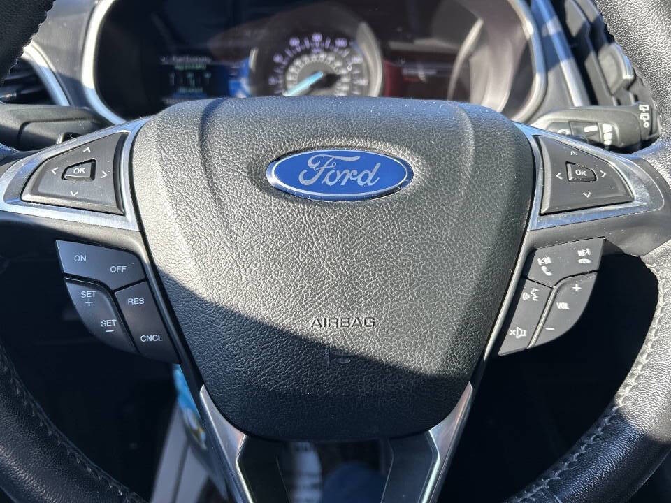 2017 Ford Edge Image 18
