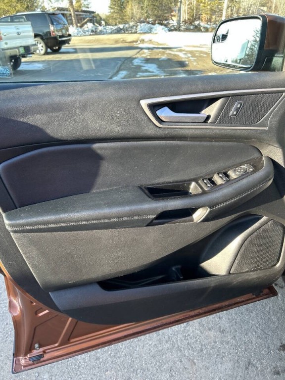 2017 Ford Edge Image 19