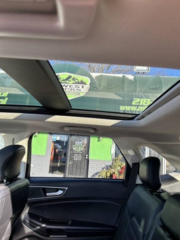 2017 Ford Edge Image 20