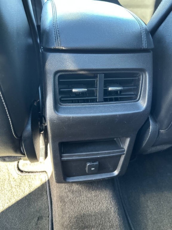 2017 Ford Edge Image 21