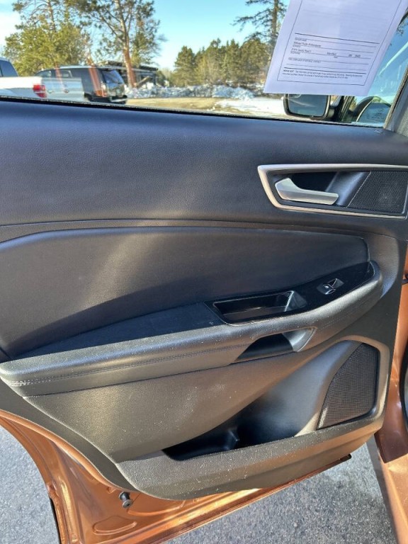 2017 Ford Edge Image 23