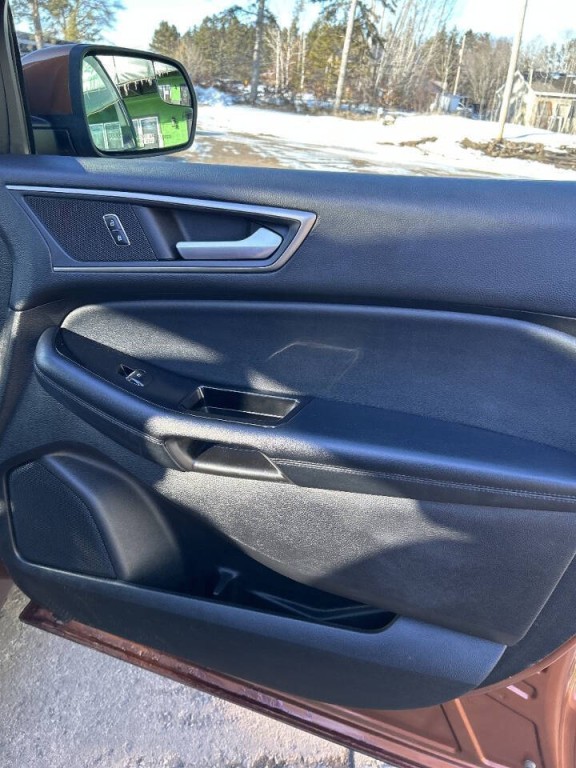 2017 Ford Edge Image 27