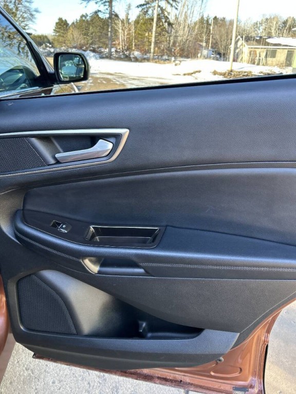 2017 Ford Edge Image 29