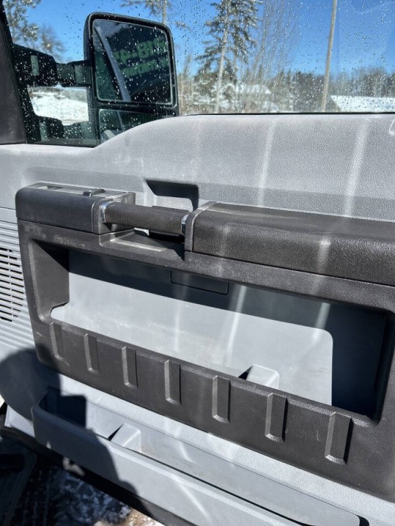 2015 Ford F-350 Image 21