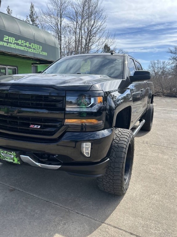 2018 Chevrolet Silverado 1500 Image 2