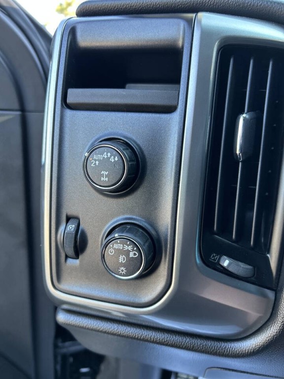 2018 Chevrolet Silverado 1500 Image 16