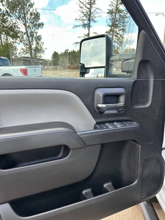 2019 Chevrolet Silverado 1500 Image 17