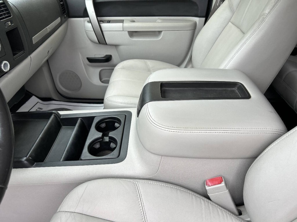 2010 Chevrolet Silverado 1500 Image 11