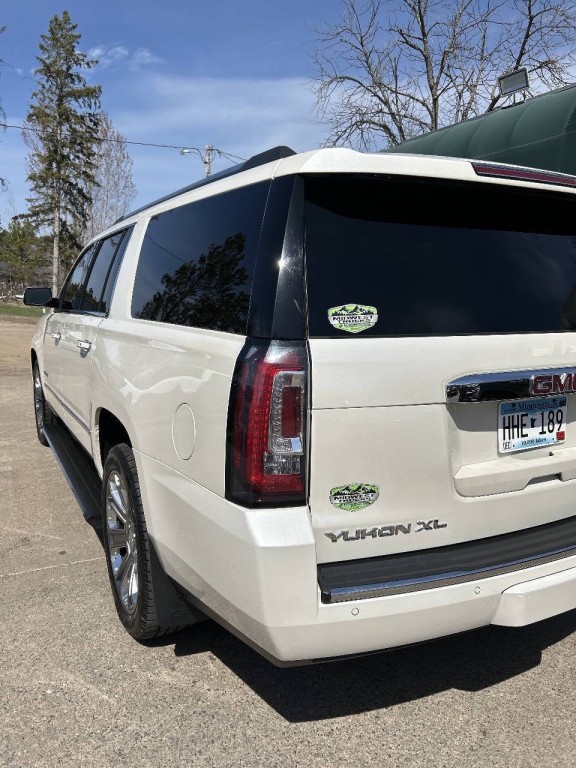 2015 GMC Yukon Image 3