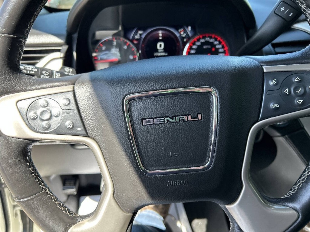 2015 GMC Yukon Image 17
