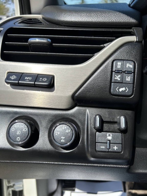 2015 GMC Yukon Image 18