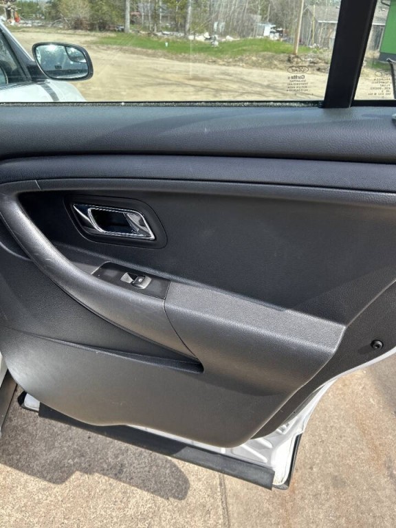 2013 Ford Taurus Image 22