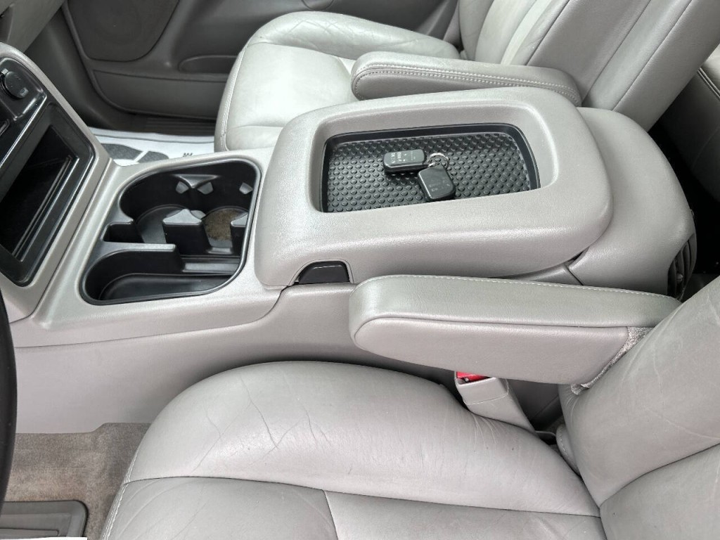 2006 Chevrolet Avalanche Image 11