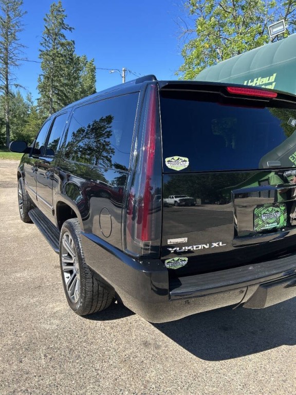 2012 GMC Yukon Image 3