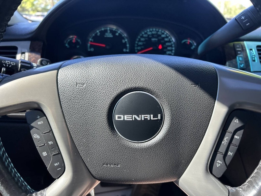 2012 GMC Yukon Image 16