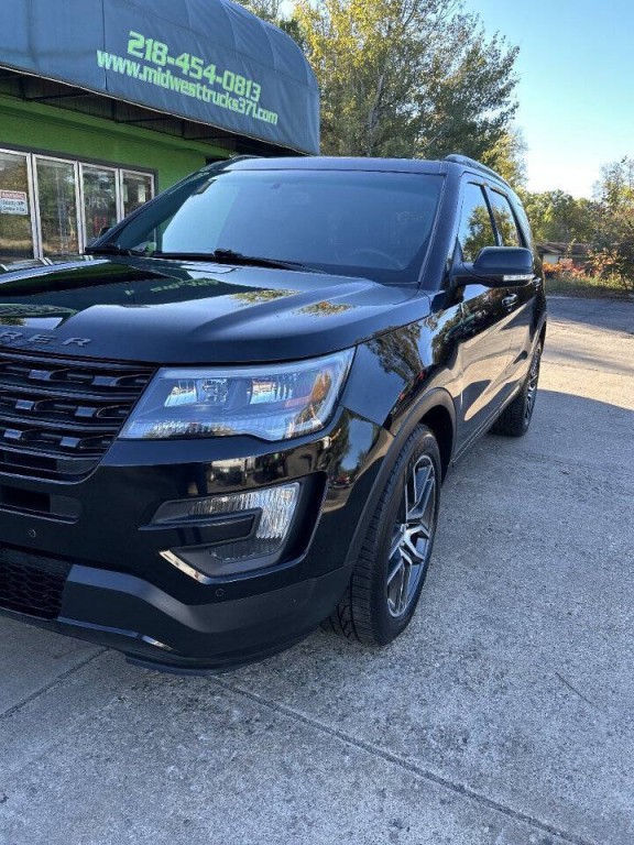 2016 Ford Explorer Image 2