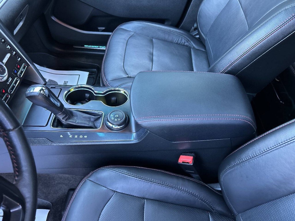 2016 Ford Explorer Image 12