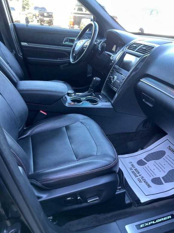 2016 Ford Explorer Image 25