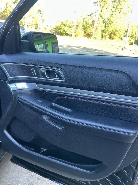 2016 Ford Explorer Image 28