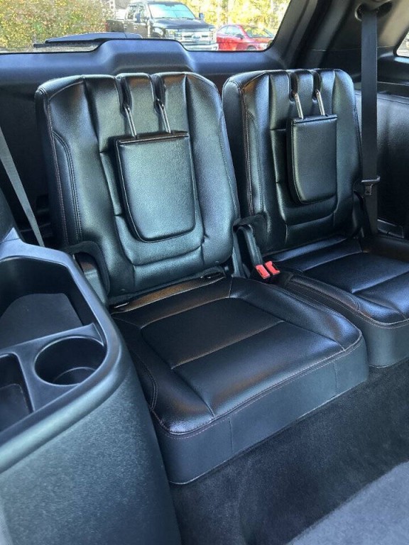 2016 Ford Explorer Image 30