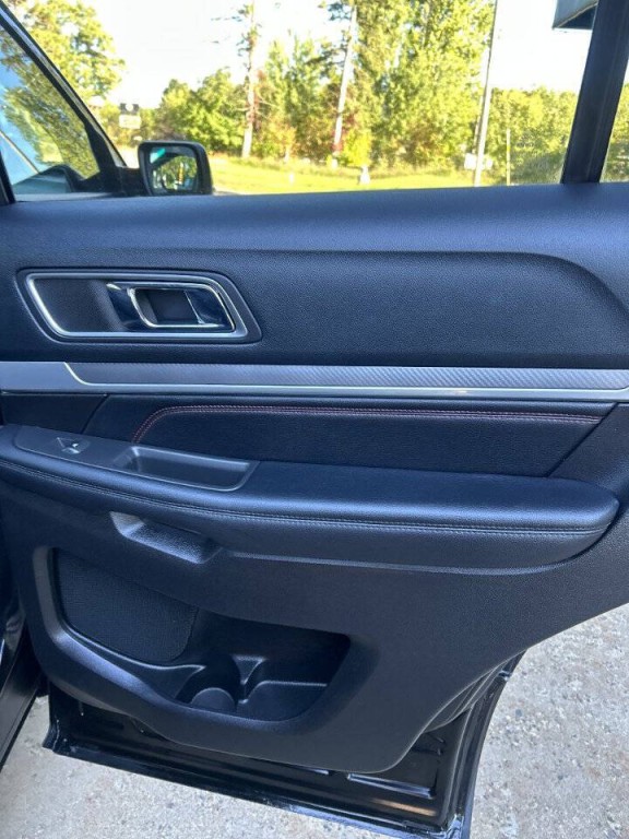 2016 Ford Explorer Image 31