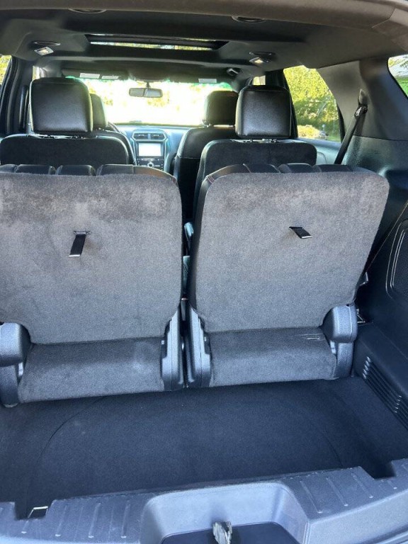 2016 Ford Explorer Image 32