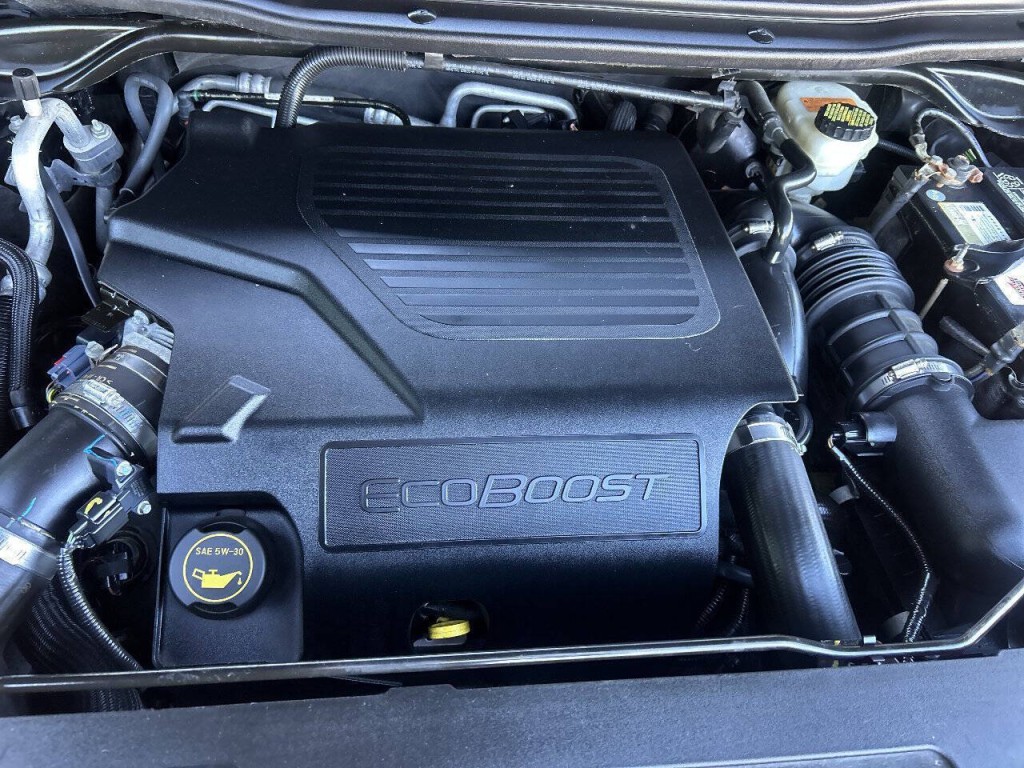 2016 Ford Explorer Image 39