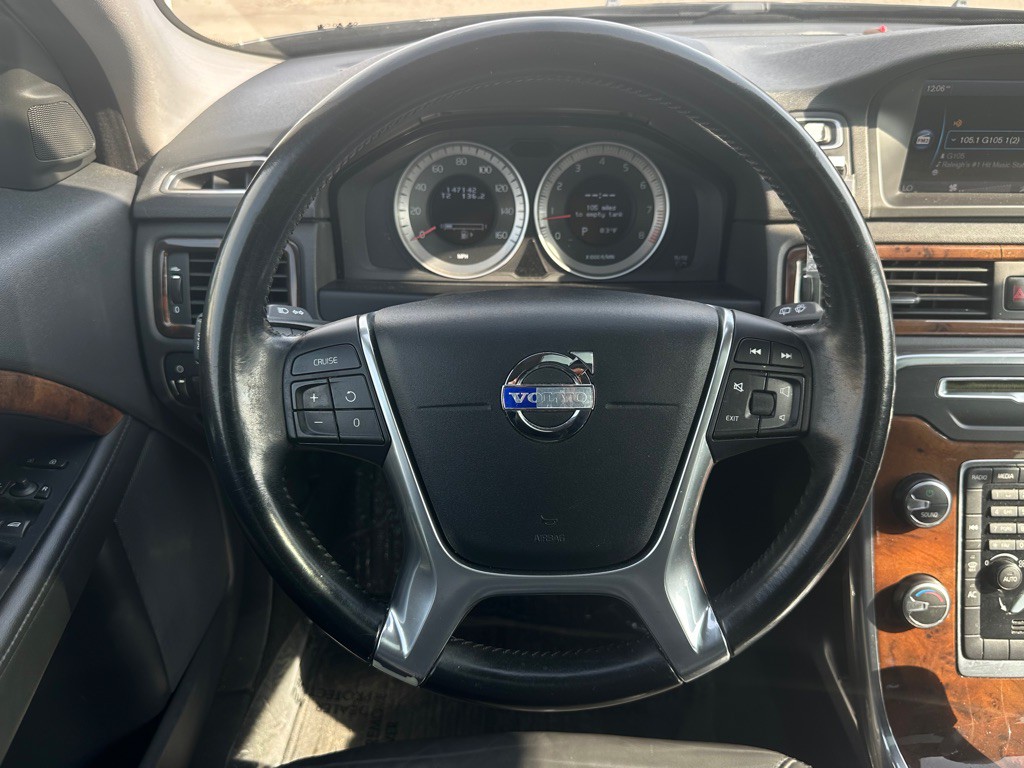 2012 Volvo XC70 Image 16