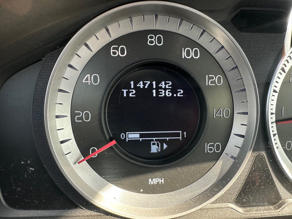 2012 Volvo XC70 Image 18