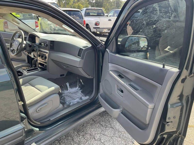 2005 Jeep Grand Cherokee Image 11