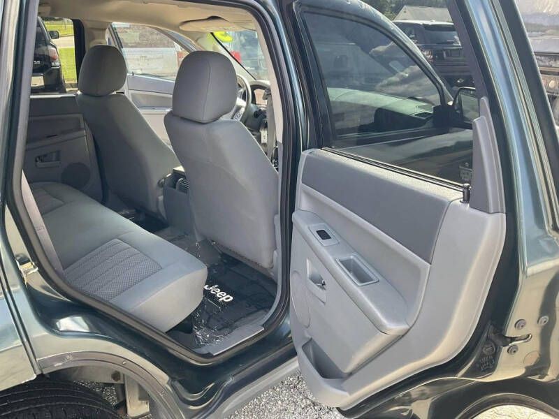 2005 Jeep Grand Cherokee Image 12